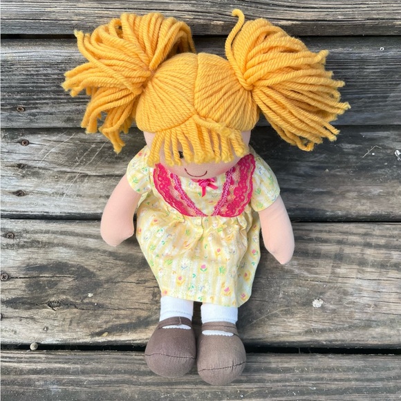 HOPSCOTCH RAG DOLL SOFT BABY DOLL YELLOW PIG TAILS YELLOW DRESS RED ACCENTS - Picture 4 of 8